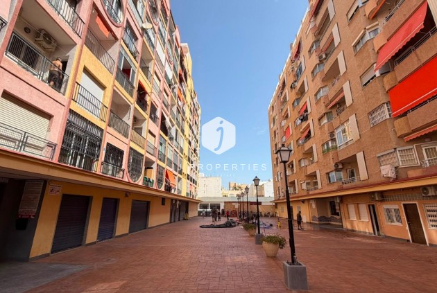 Aus zweiter Hand - Wohnung -
Torrevieja - Habaneras