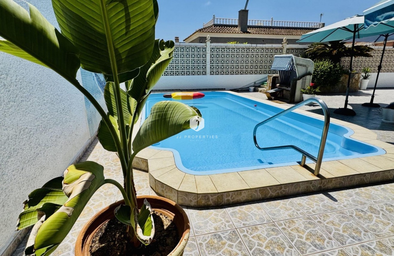 D'occasion - Villa -
Torrevieja - La Siesta - El Salado - Torreta