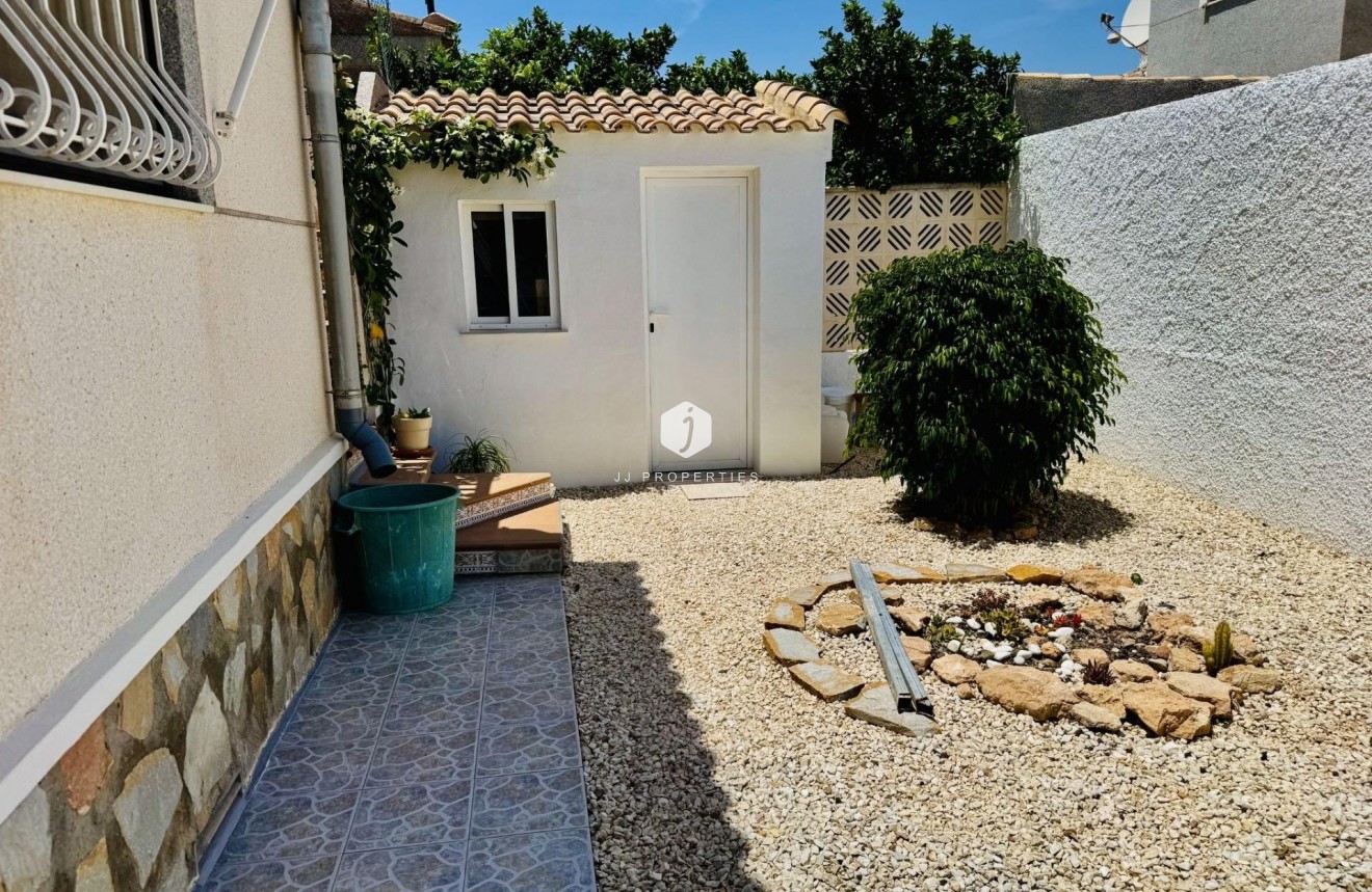 D'occasion - Villa -
Torrevieja - La Siesta - El Salado - Torreta
