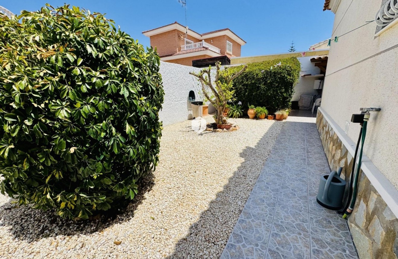 D'occasion - Villa -
Torrevieja - La Siesta - El Salado - Torreta