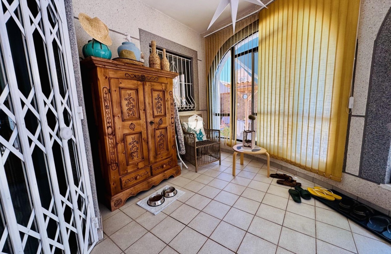 D'occasion - Villa -
Torrevieja - La Siesta - El Salado - Torreta