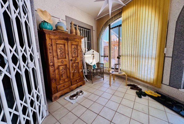 D'occasion - Villa -
Torrevieja - La Siesta - El Salado - Torreta