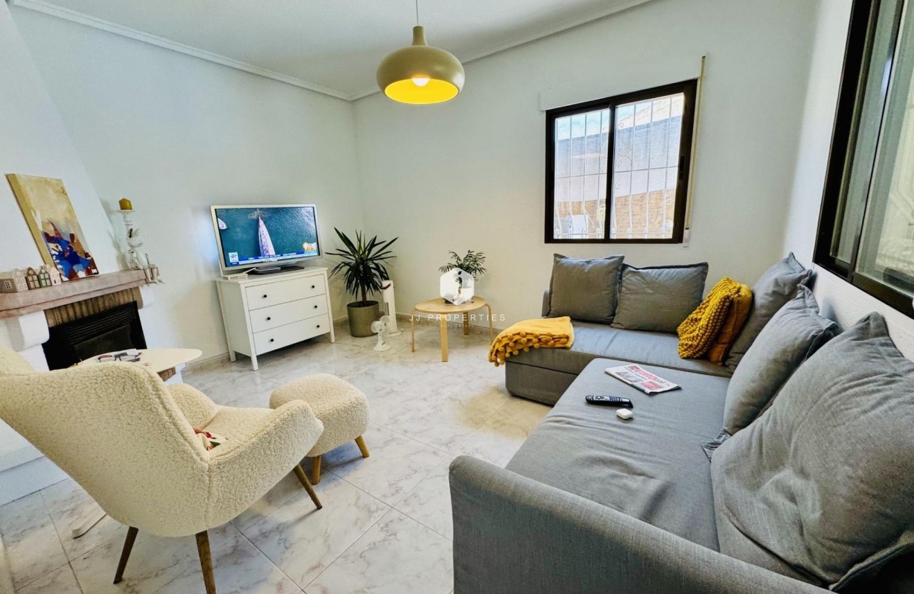 D'occasion - Villa -
Torrevieja - La Siesta - El Salado - Torreta