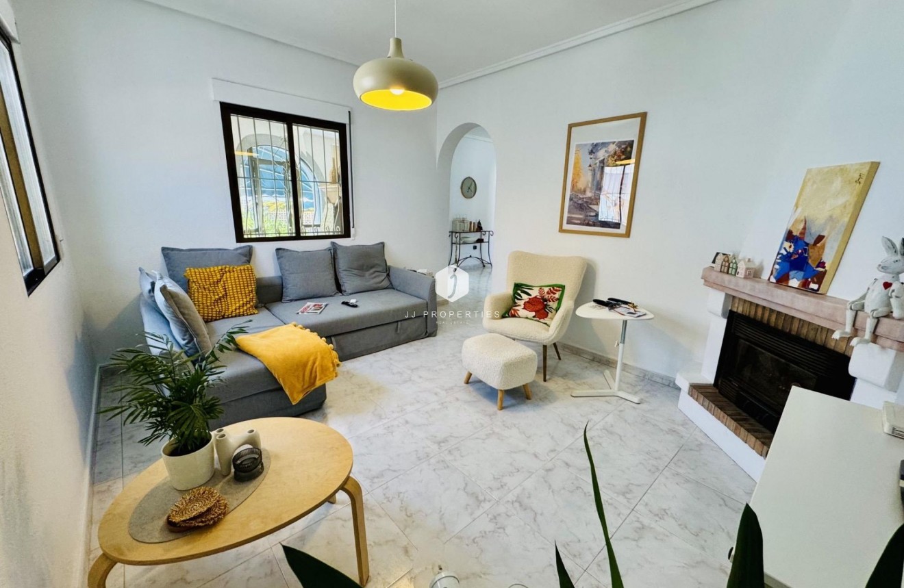 D'occasion - Villa -
Torrevieja - La Siesta - El Salado - Torreta