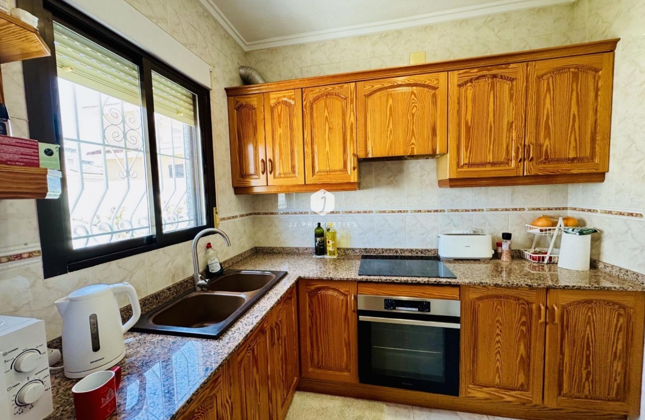D'occasion - Villa -
Torrevieja - La Siesta - El Salado - Torreta