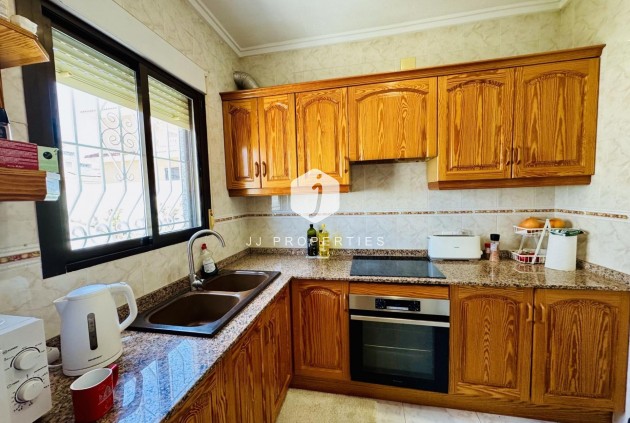D'occasion - Villa -
Torrevieja - La Siesta - El Salado - Torreta