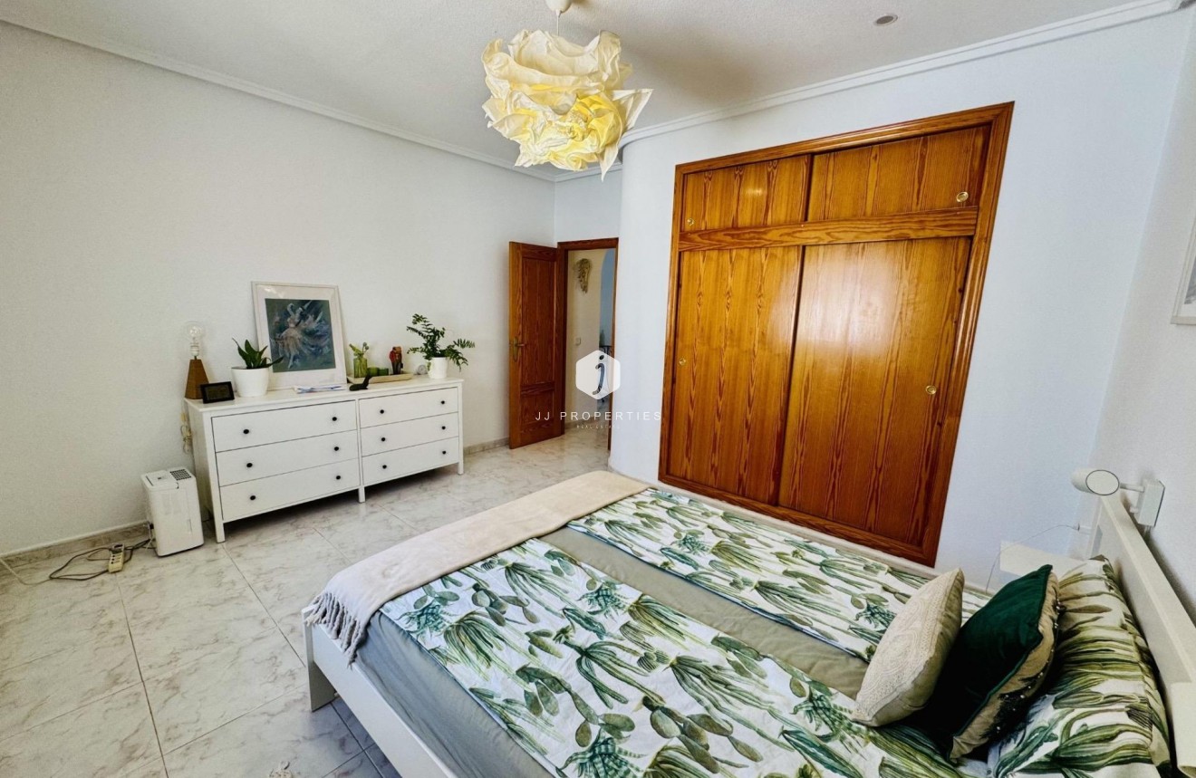 D'occasion - Villa -
Torrevieja - La Siesta - El Salado - Torreta