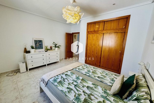 D'occasion - Villa -
Torrevieja - La Siesta - El Salado - Torreta