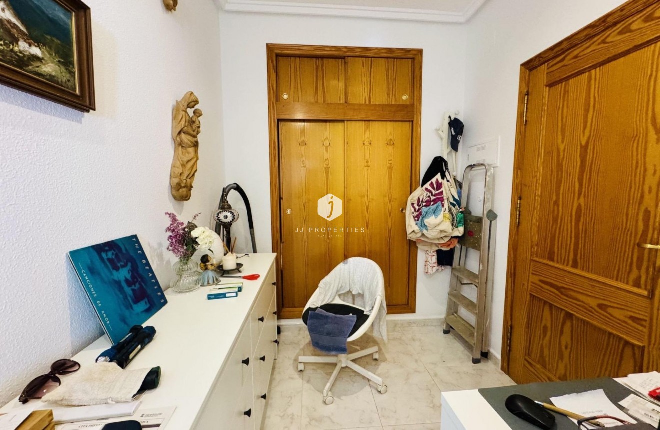 D'occasion - Villa -
Torrevieja - La Siesta - El Salado - Torreta
