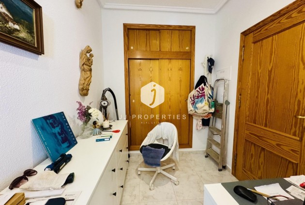 D'occasion - Villa -
Torrevieja - La Siesta - El Salado - Torreta