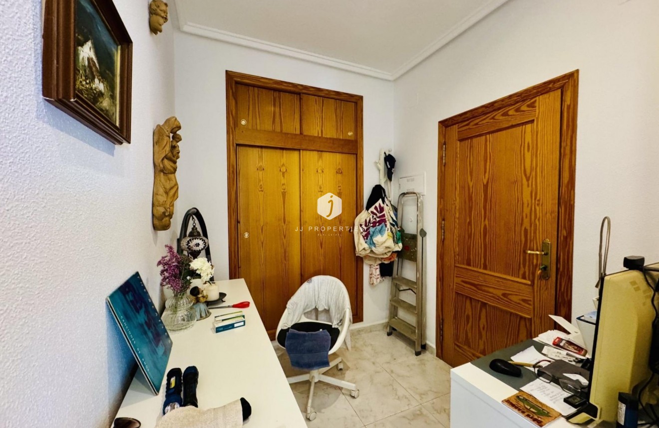 D'occasion - Villa -
Torrevieja - La Siesta - El Salado - Torreta