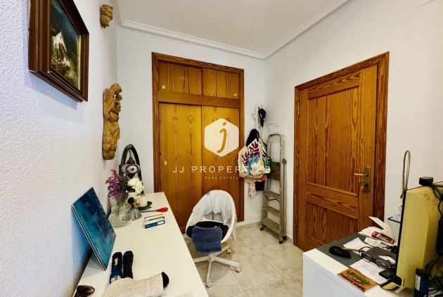 D'occasion - Villa -
Torrevieja - La Siesta - El Salado - Torreta