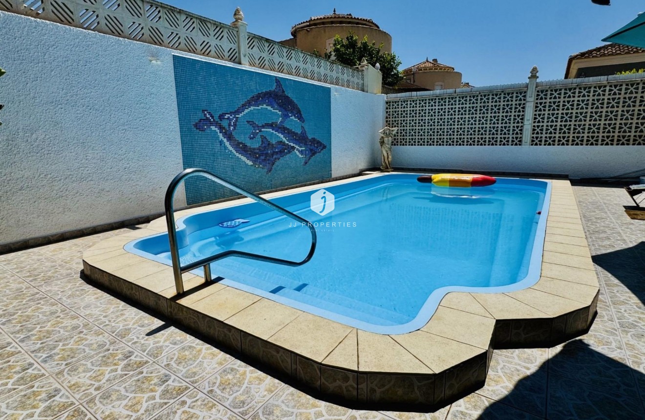 D'occasion - Villa -
Torrevieja - La Siesta - El Salado - Torreta
