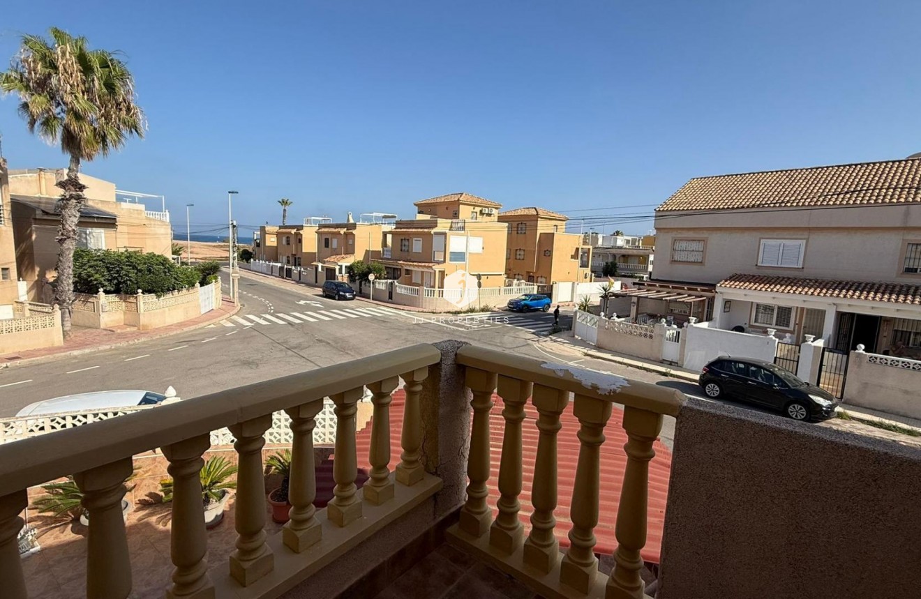 Tweedehands - duplex -
Torrevieja - Los Frutales