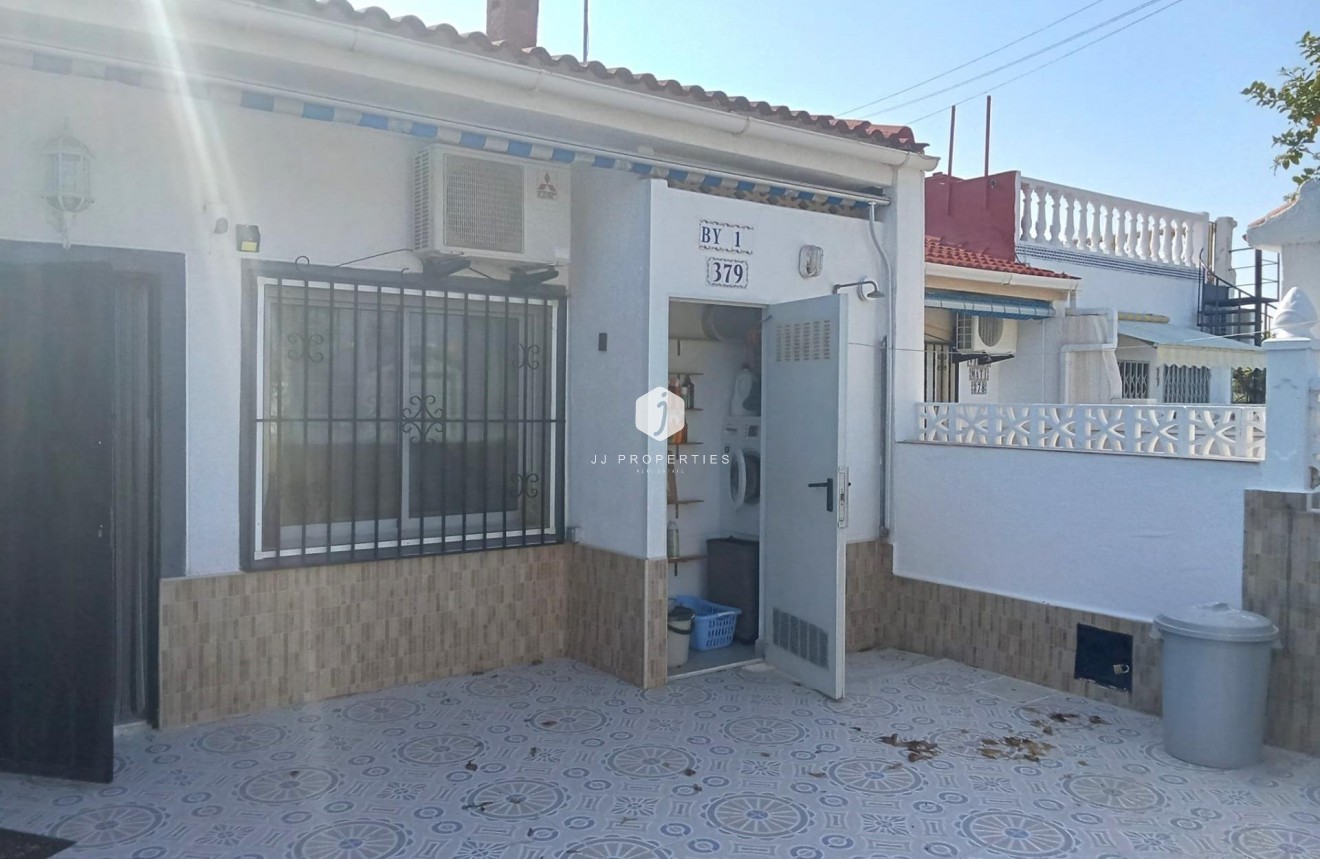 D'occasion - Bungalow -
Torrevieja - Torretas
