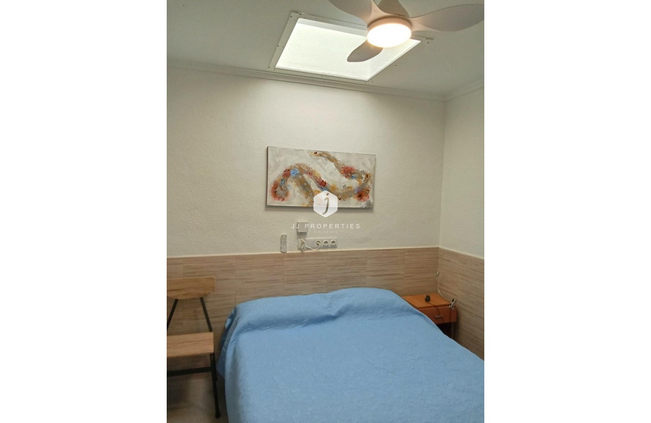 D'occasion - Bungalow -
Torrevieja - Torretas