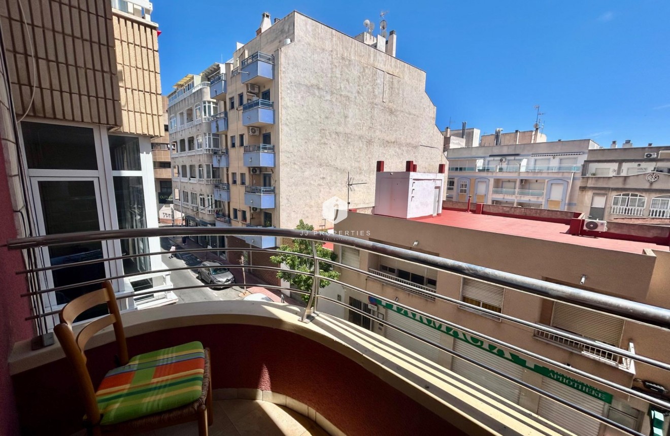 Aus zweiter Hand - Wohnung -
Torrevieja - Centro