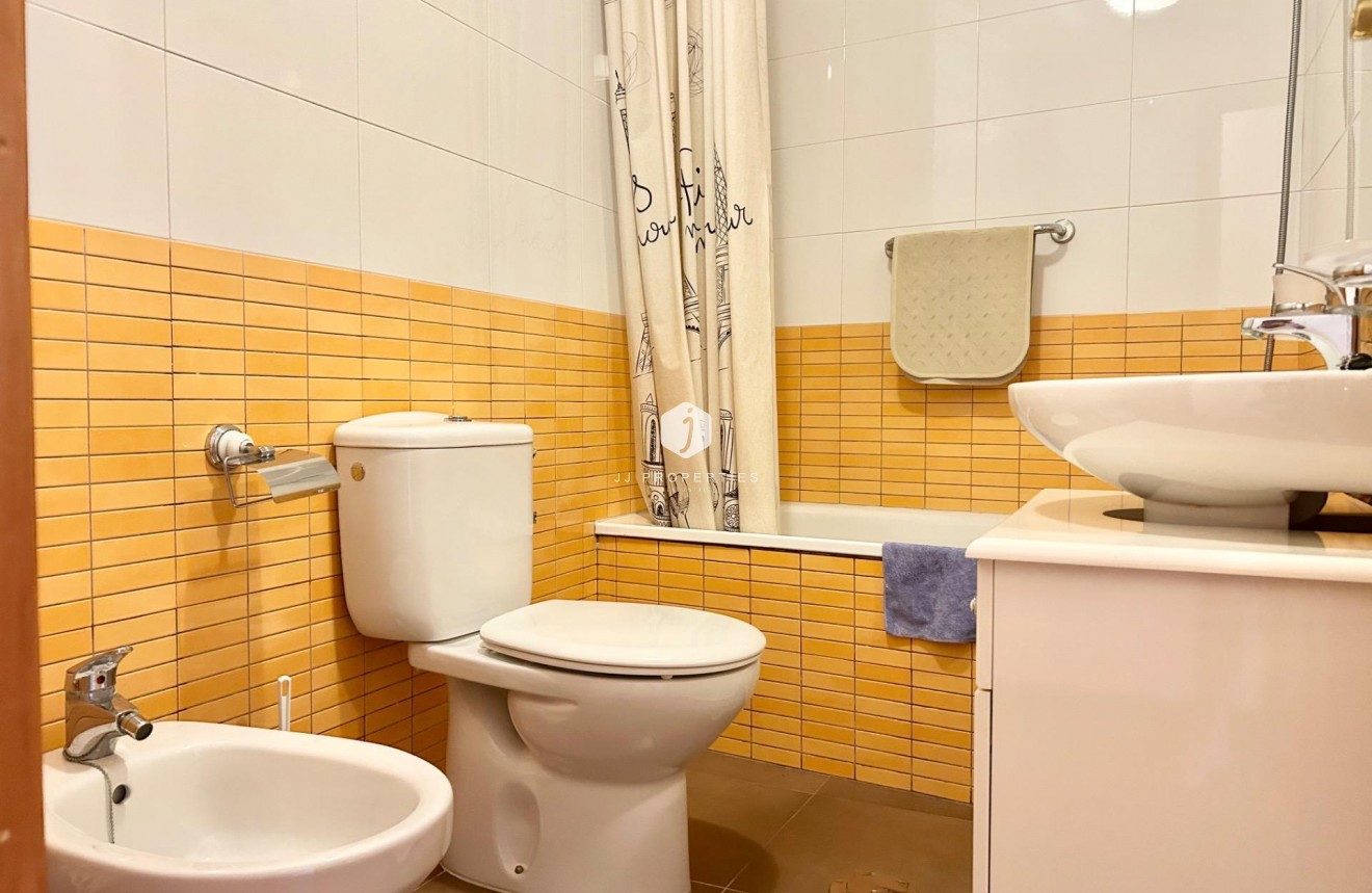 Aus zweiter Hand - Wohnung -
Torrevieja - Centro
