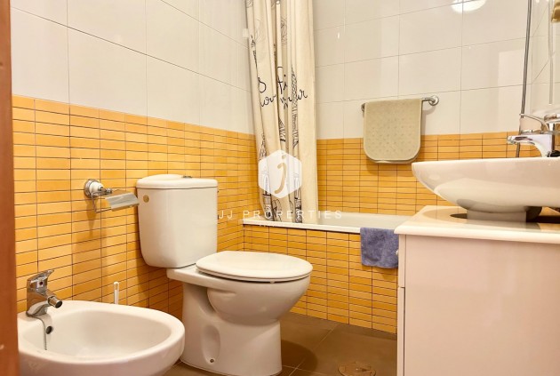 Aus zweiter Hand - Wohnung -
Torrevieja - Centro