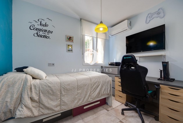 Tweedehands - Chalet -
Torrevieja - Centro