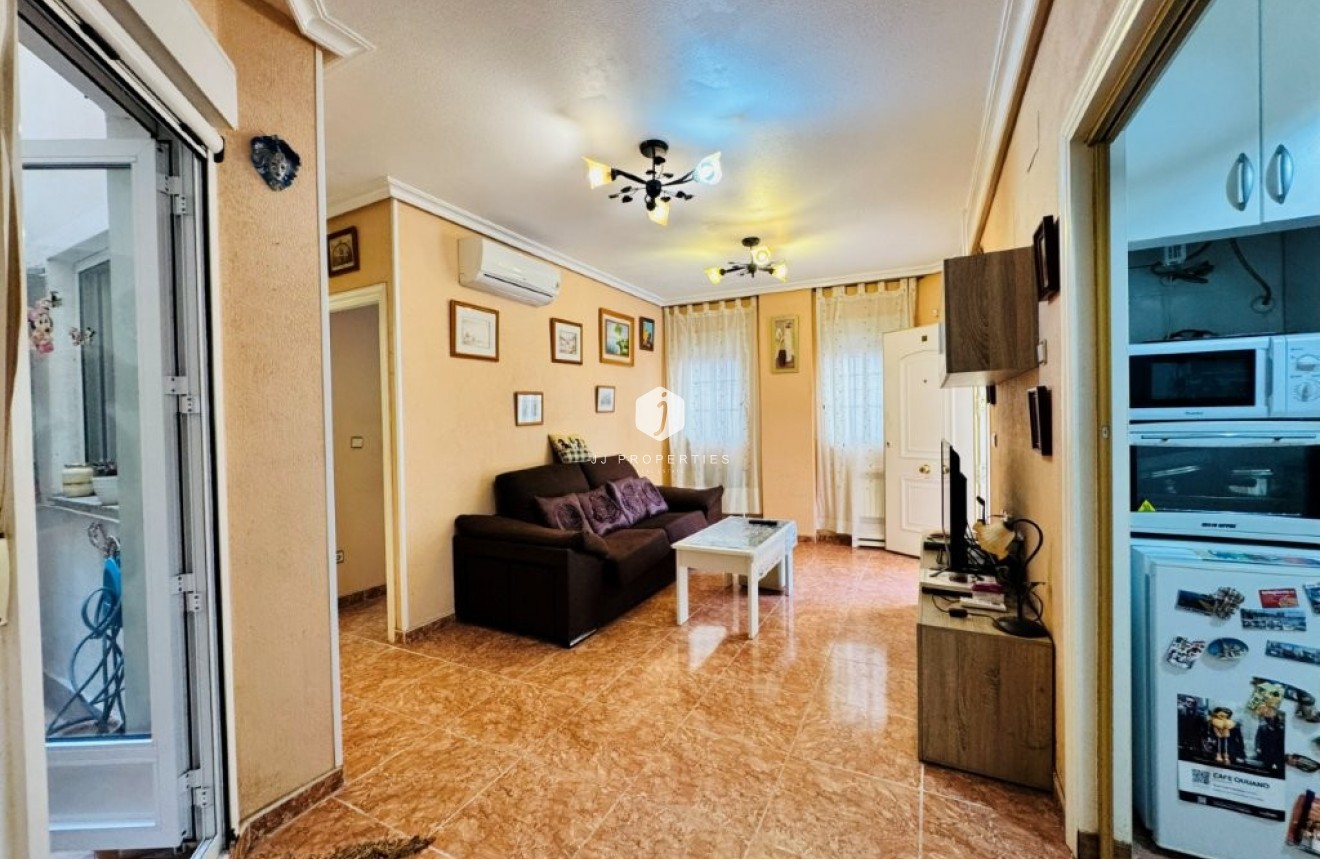 Resale - Apartment / flat -
La Mata - Costa Blanca