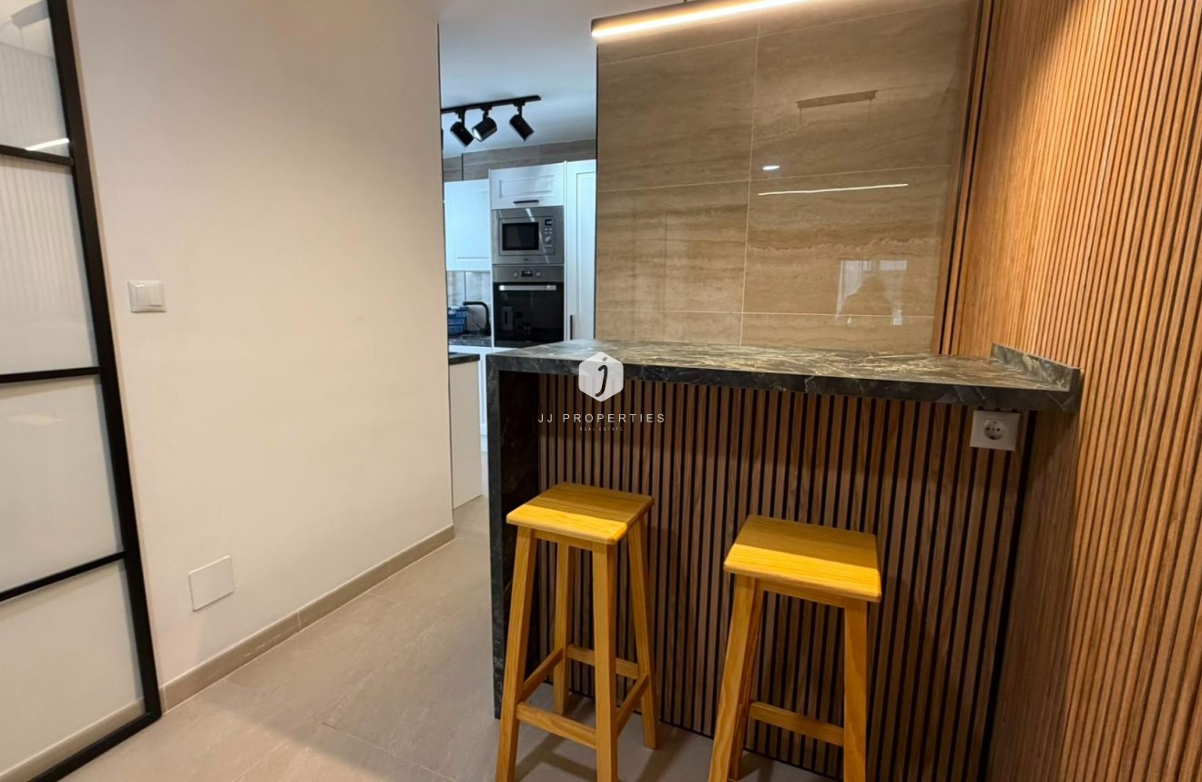 D'occasion - Appartement -
Torrevieja - Playa del Cura