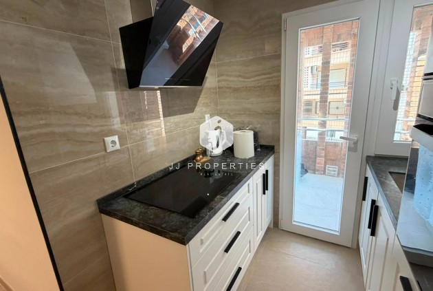 D'occasion - Appartement -
Torrevieja - Playa del Cura