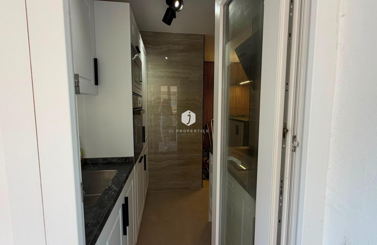 D'occasion - Appartement -
Torrevieja - Playa del Cura