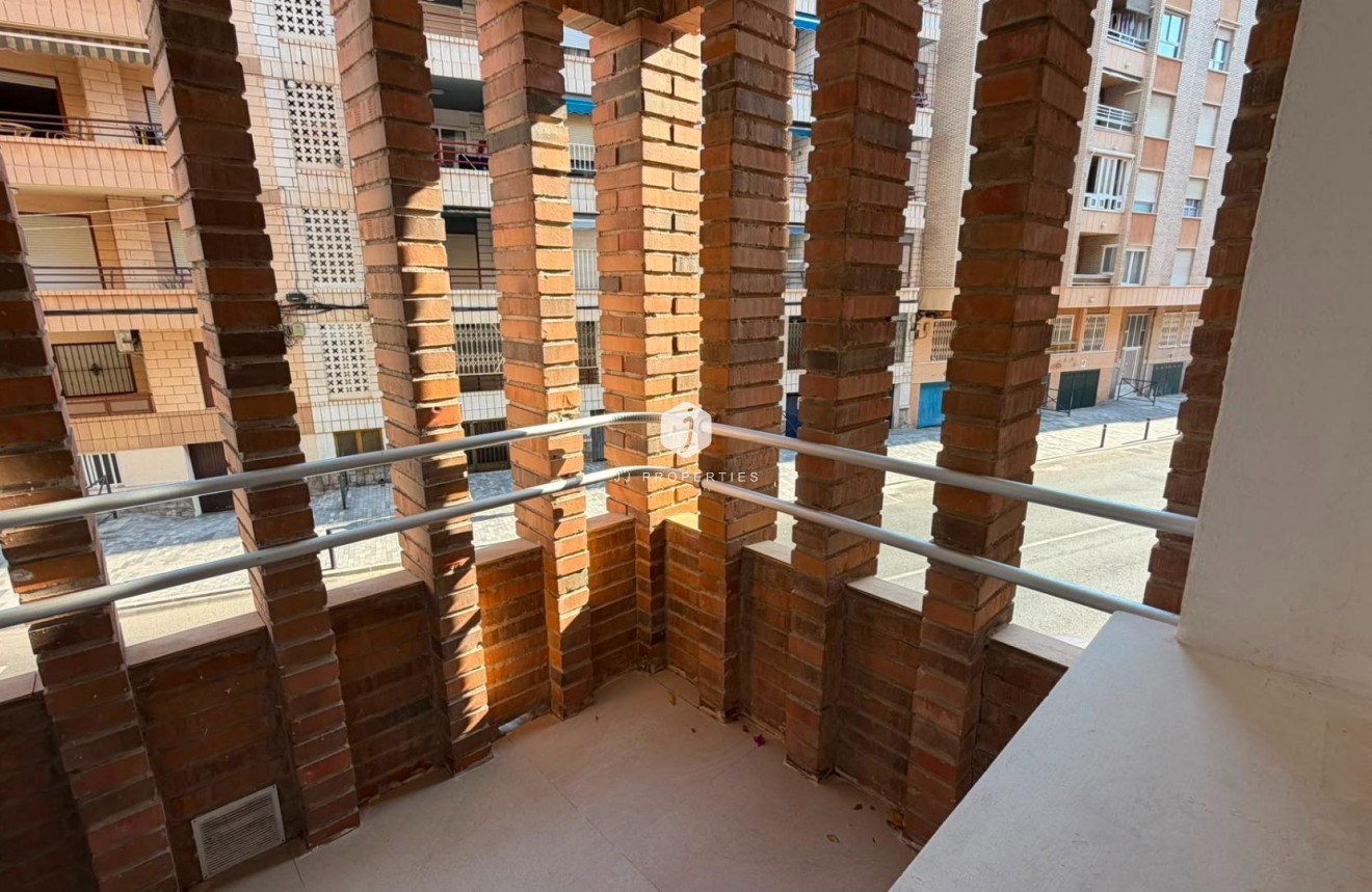 D'occasion - Appartement -
Torrevieja - Playa del Cura
