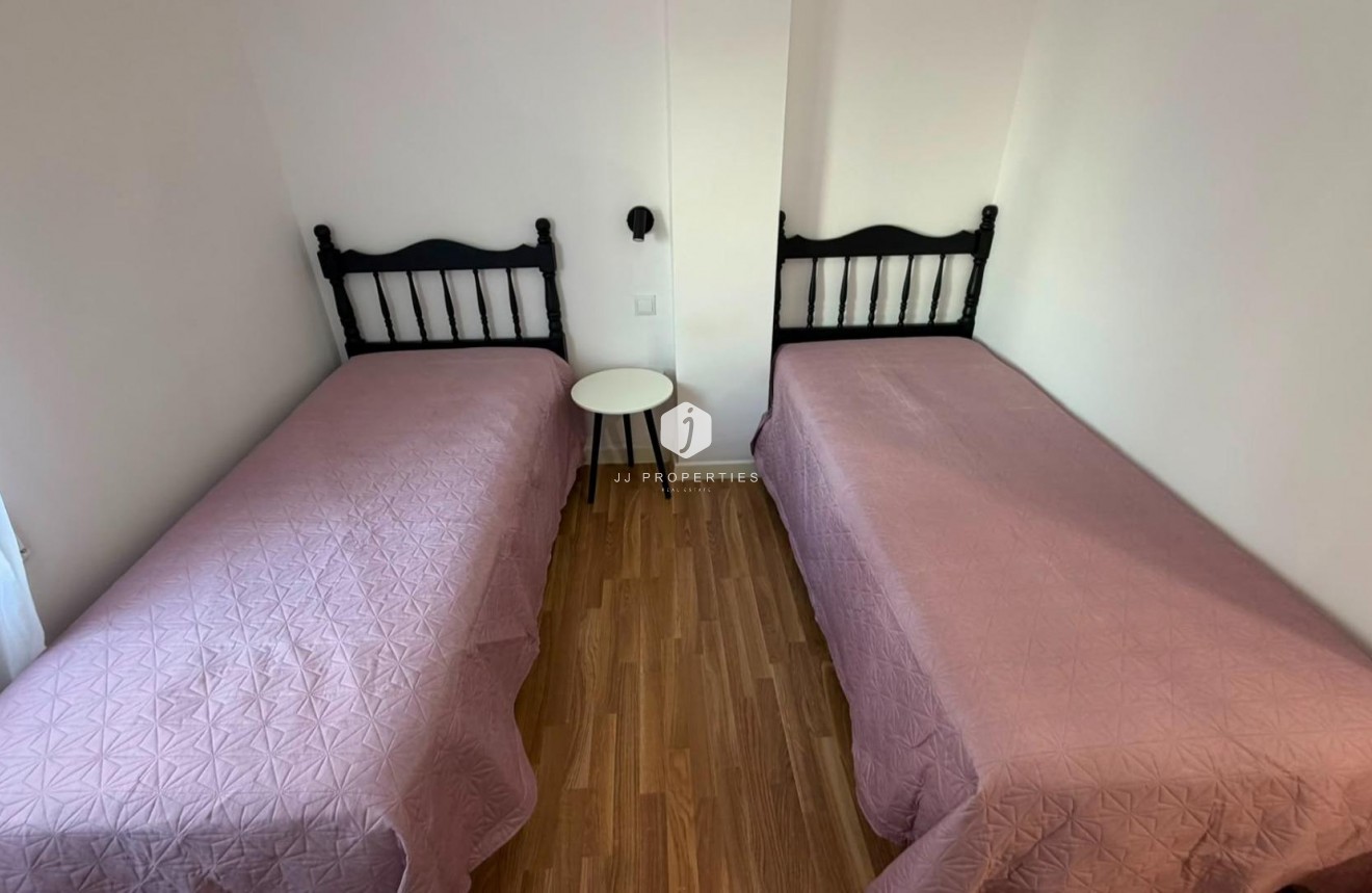 D'occasion - Appartement -
Torrevieja - Playa del Cura