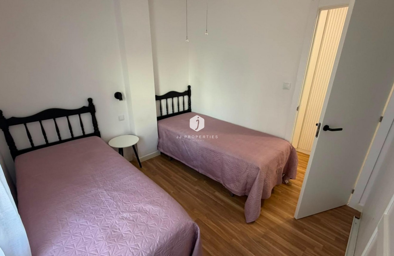 D'occasion - Appartement -
Torrevieja - Playa del Cura