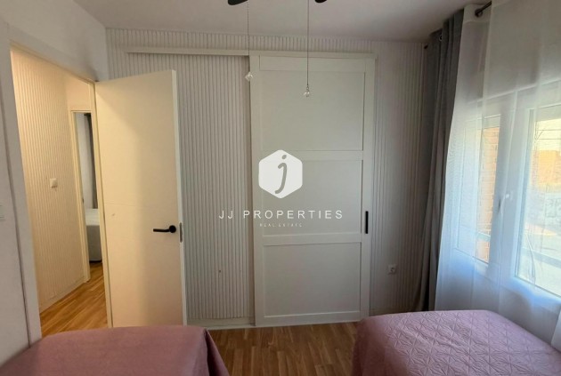 D'occasion - Appartement -
Torrevieja - Playa del Cura