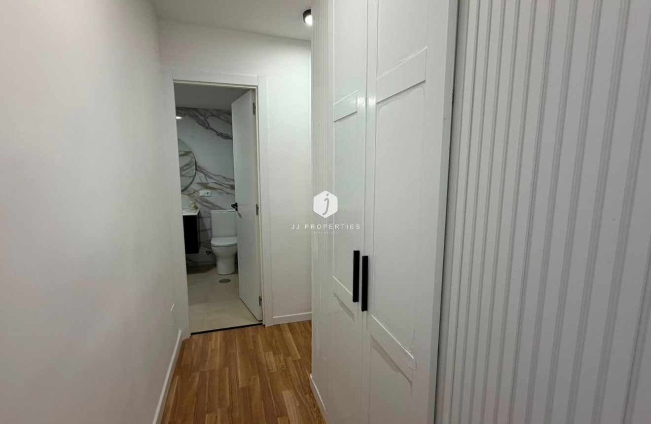 D'occasion - Appartement -
Torrevieja - Playa del Cura
