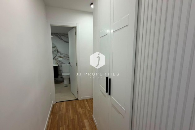 D'occasion - Appartement -
Torrevieja - Playa del Cura