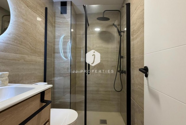 D'occasion - Appartement -
Torrevieja - Playa del Cura