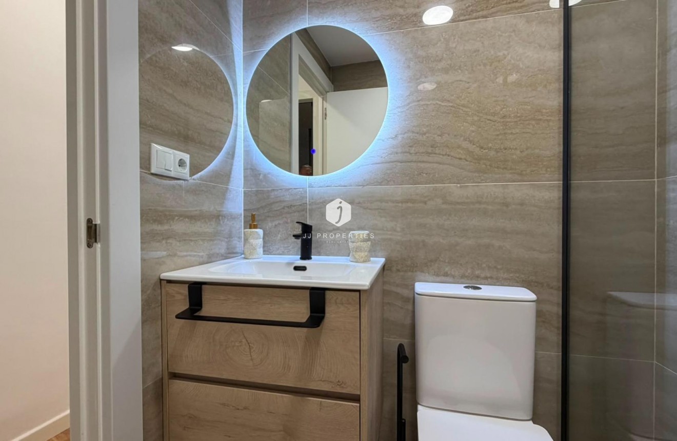 D'occasion - Appartement -
Torrevieja - Playa del Cura