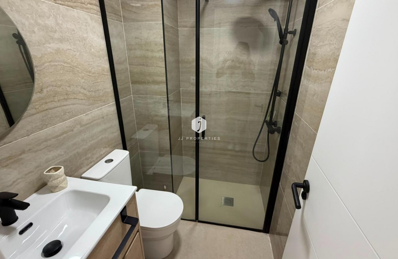 D'occasion - Appartement -
Torrevieja - Playa del Cura