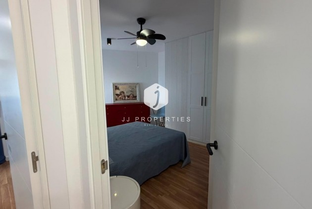 D'occasion - Appartement -
Torrevieja - Playa del Cura