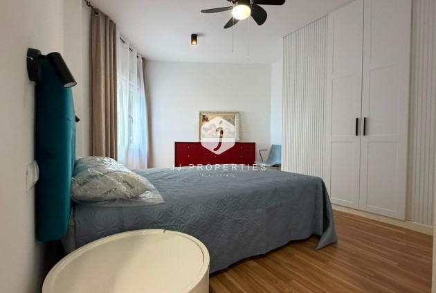 D'occasion - Appartement -
Torrevieja - Playa del Cura