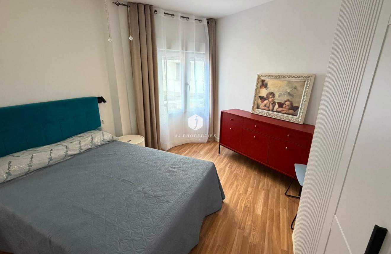 D'occasion - Appartement -
Torrevieja - Playa del Cura