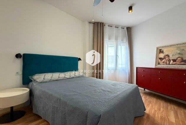 D'occasion - Appartement -
Torrevieja - Playa del Cura