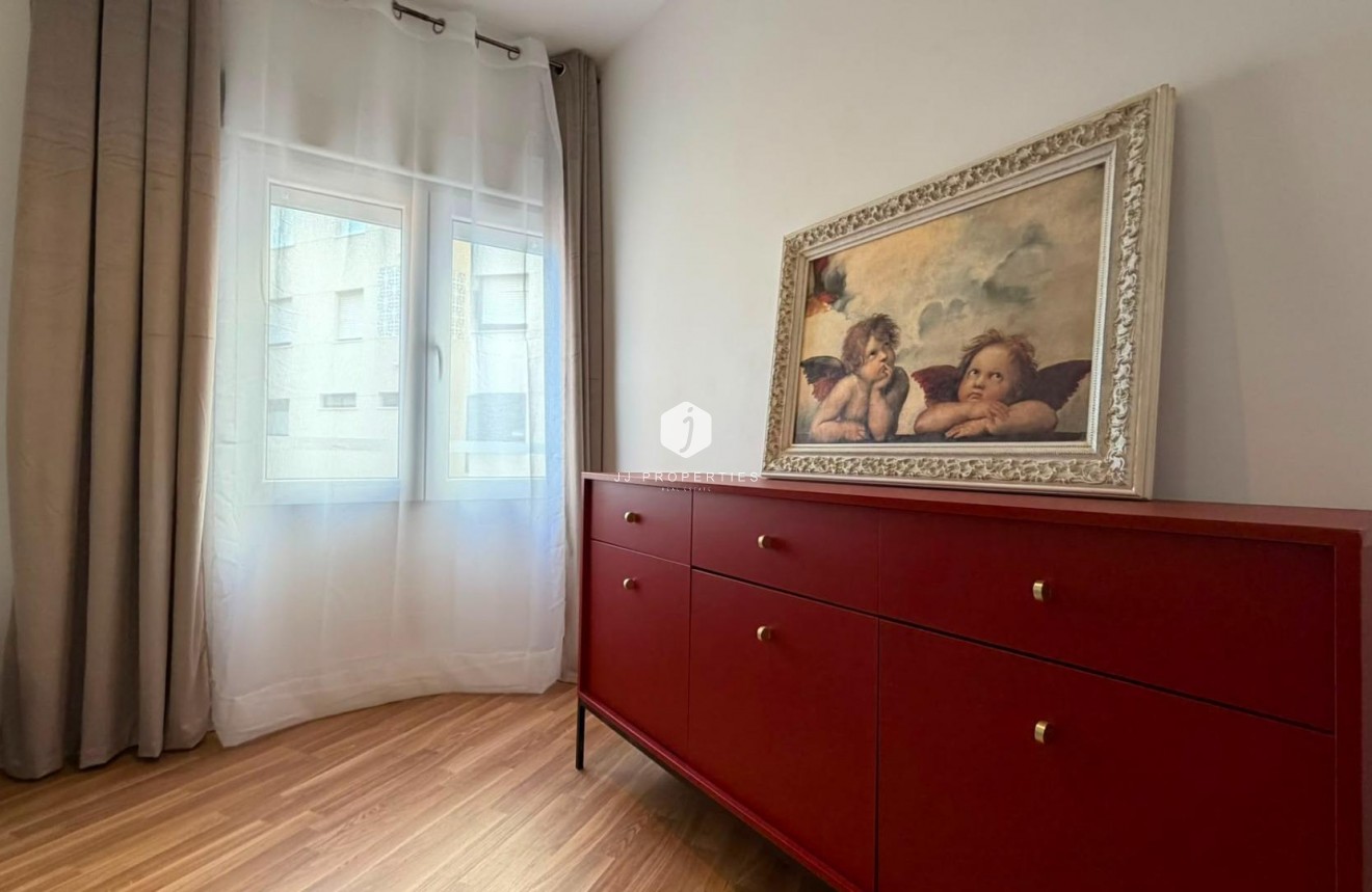 D'occasion - Appartement -
Torrevieja - Playa del Cura