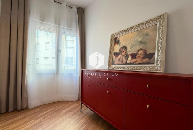 D'occasion - Appartement -
Torrevieja - Playa del Cura