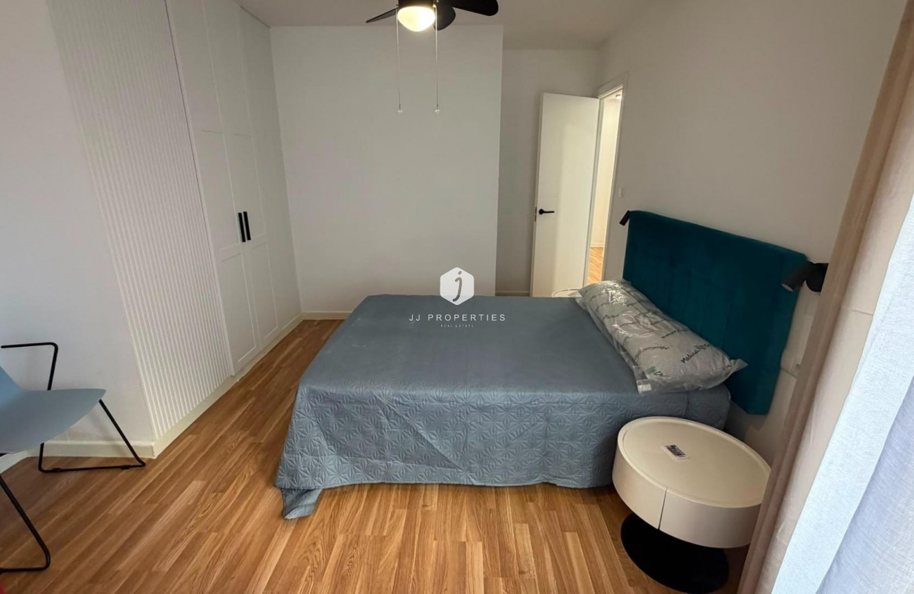 D'occasion - Appartement -
Torrevieja - Playa del Cura