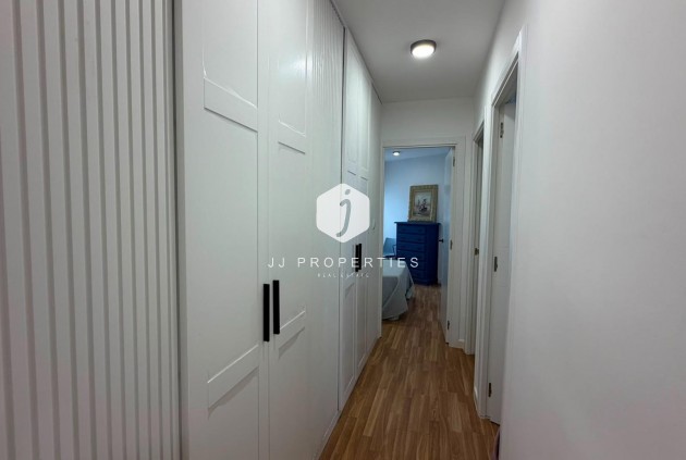 D'occasion - Appartement -
Torrevieja - Playa del Cura