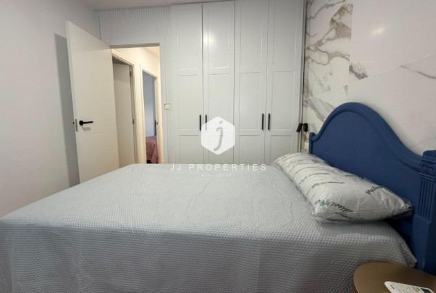 D'occasion - Appartement -
Torrevieja - Playa del Cura