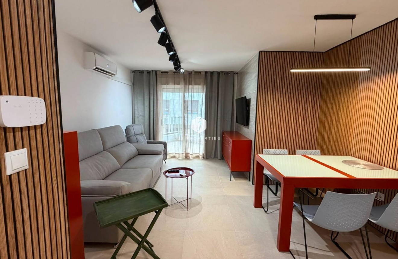 D'occasion - Appartement -
Torrevieja - Playa del Cura