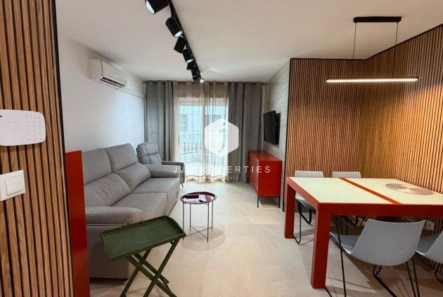 D'occasion - Appartement -
Torrevieja - Playa del Cura