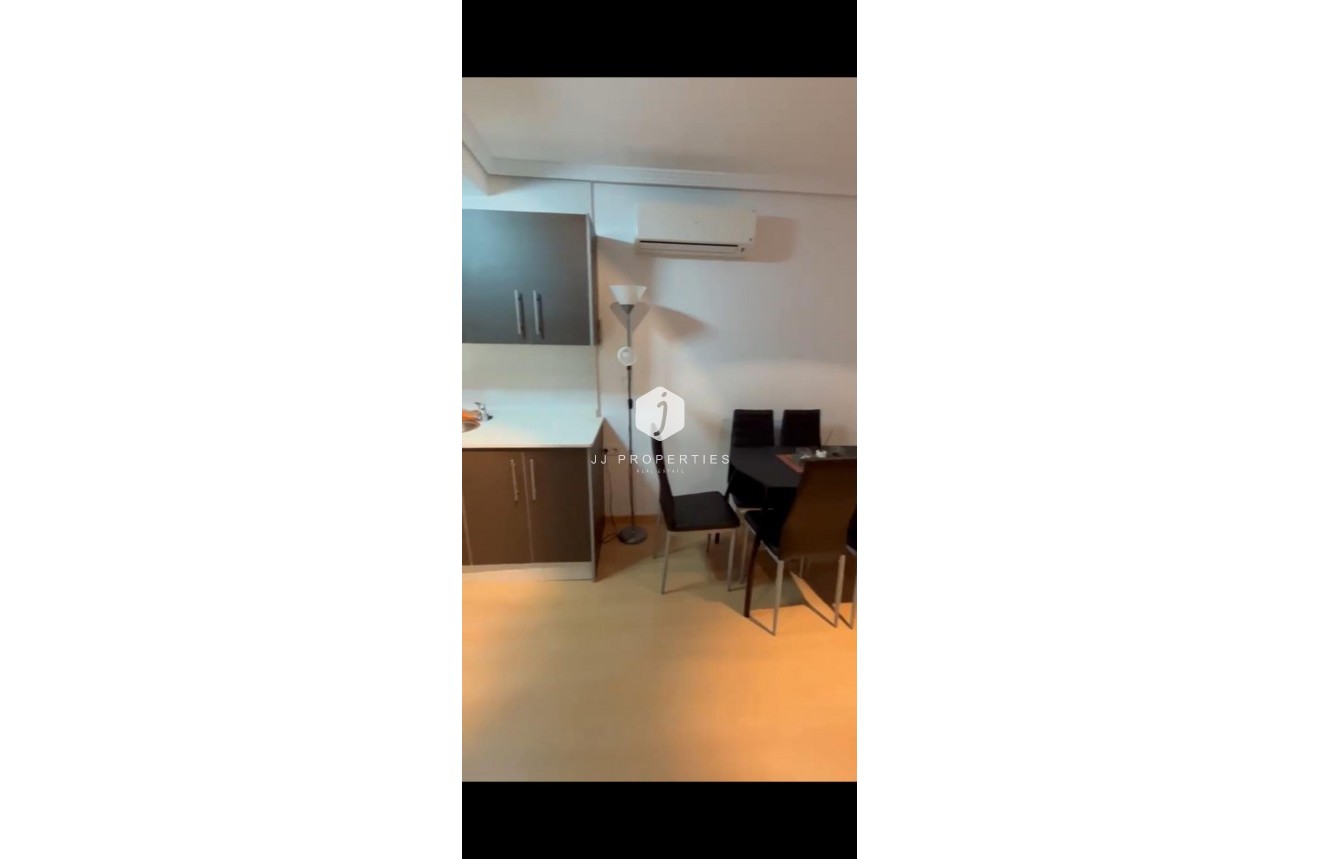 Z drugiej ręki - Daszek -
Torrevieja - Nueva Torrevieja