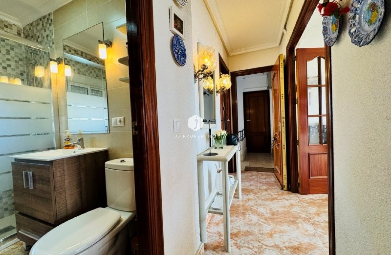 Resale - Apartment / flat -
La Mata - Costa Blanca